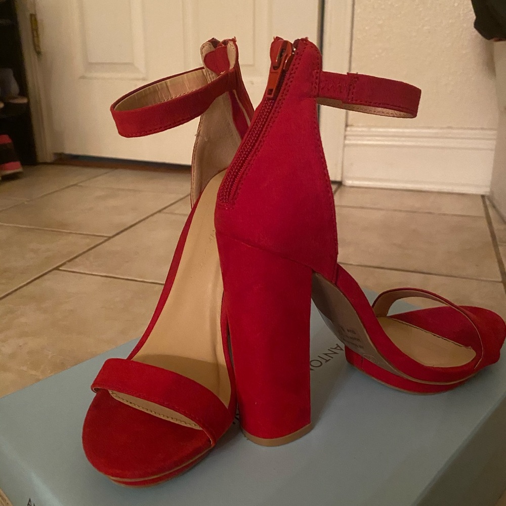 Red Heels - Picture 2 of 3